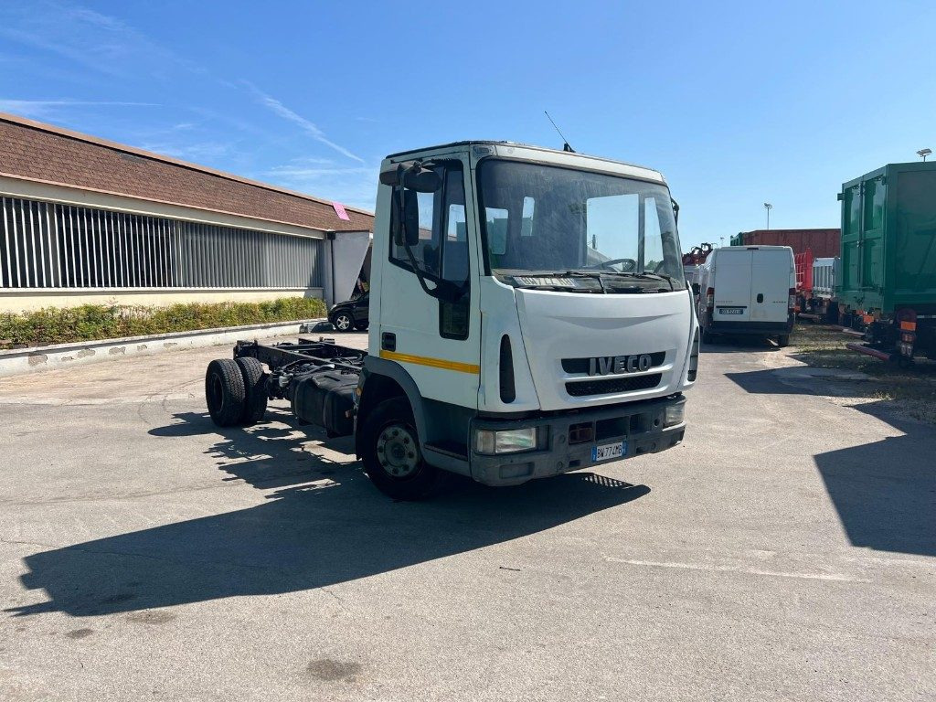 IVECO 80E15 A TELAIO - Châssis cabine: photos 2 IVECO 80E15 A TELAIO - Châssis cabine: photos 2