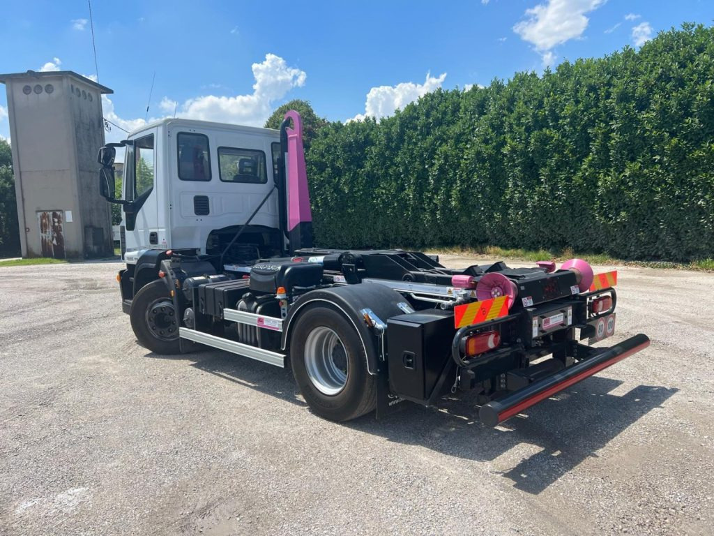 IVECO EUROCARGO 160E25 SCARRABILE - Camion ampliroll: photos 3 IVECO EUROCARGO 160E25 SCARRABILE - Camion ampliroll: photos 3