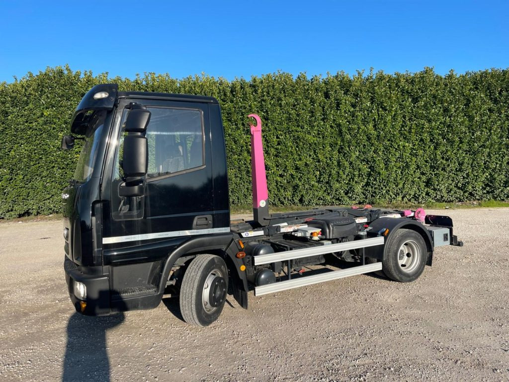 IVECO EUROCARGO 75E18 CON SCARRABILE NUOVO - Camion ampliroll: photos 3 IVECO EUROCARGO 75E18 CON SCARRABILE NUOVO - Camion ampliroll: photos 3