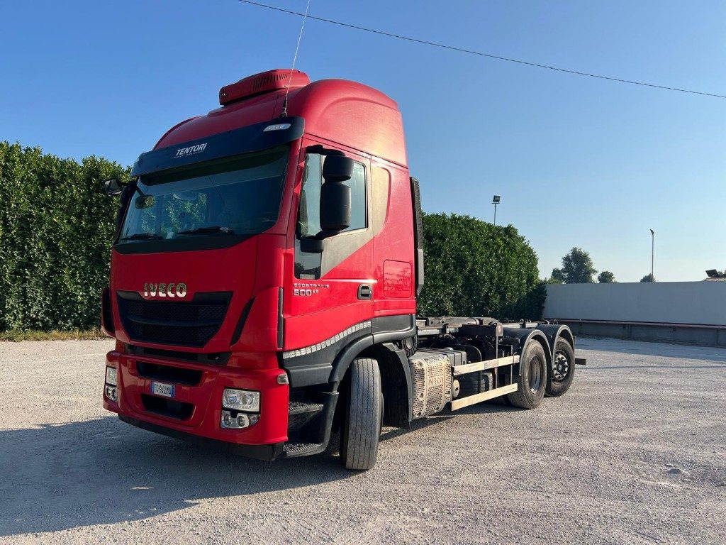 IVECO STRALIS 500 SCARRABILE - Camion ampliroll: photos 1 IVECO STRALIS 500 SCARRABILE - Camion ampliroll: photos 1