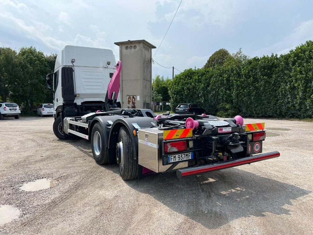 IVECO STRALIS 510 SCARRABILE - Camion ampliroll: photos 5 IVECO STRALIS 510 SCARRABILE - Camion ampliroll: photos 5