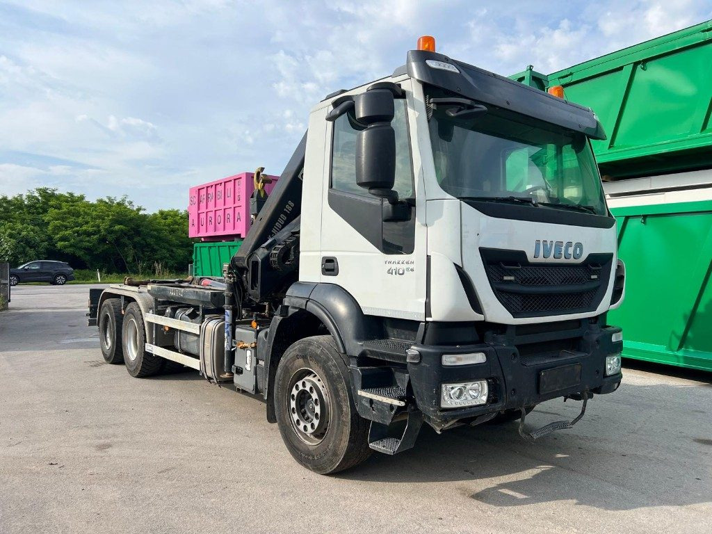 IVECO TRAKKER 410 SCARRABILE - Camion ampliroll: photos 2 IVECO TRAKKER 410 SCARRABILE - Camion ampliroll: photos 2