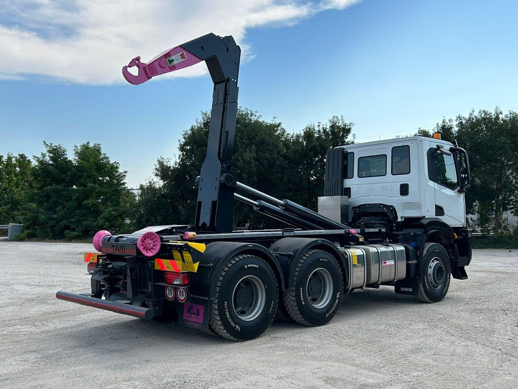 IVECO TRAKKER T-WAY AD380T NUOVO SCARRABILE - Camion ampliroll: photos 5 IVECO TRAKKER T-WAY AD380T NUOVO SCARRABILE - Camion ampliroll: photos 5