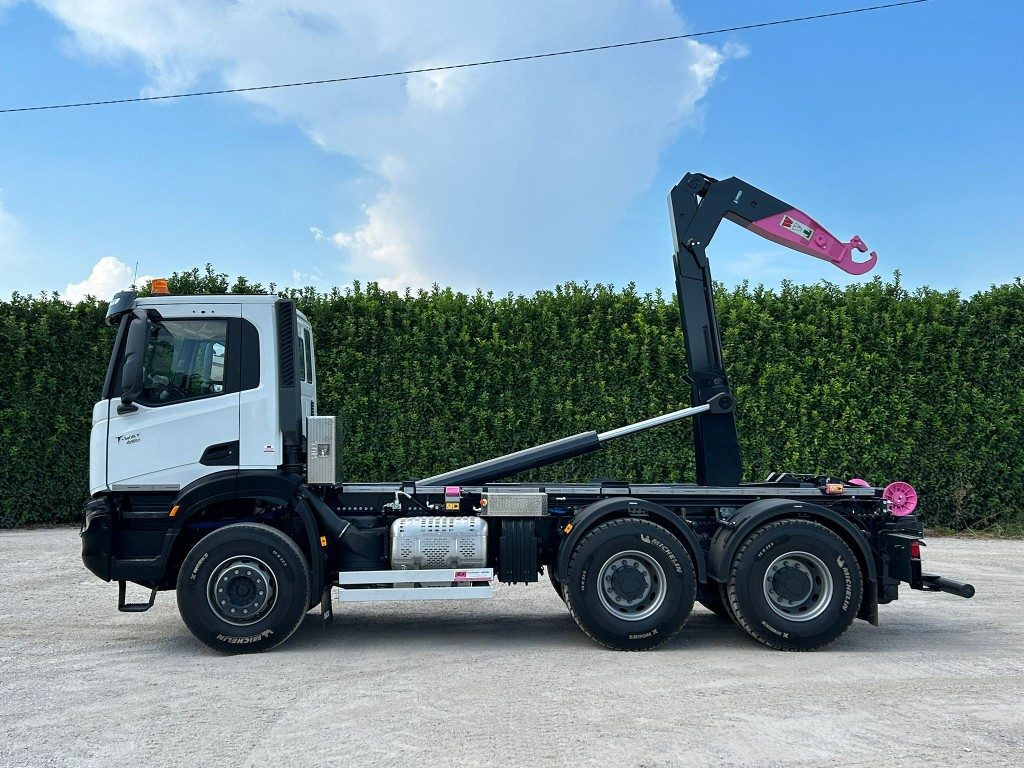 IVECO TRAKKER T-WAY AD380T NUOVO SCARRABILE - Camion ampliroll: photos 2 IVECO TRAKKER T-WAY AD380T NUOVO SCARRABILE - Camion ampliroll: photos 2