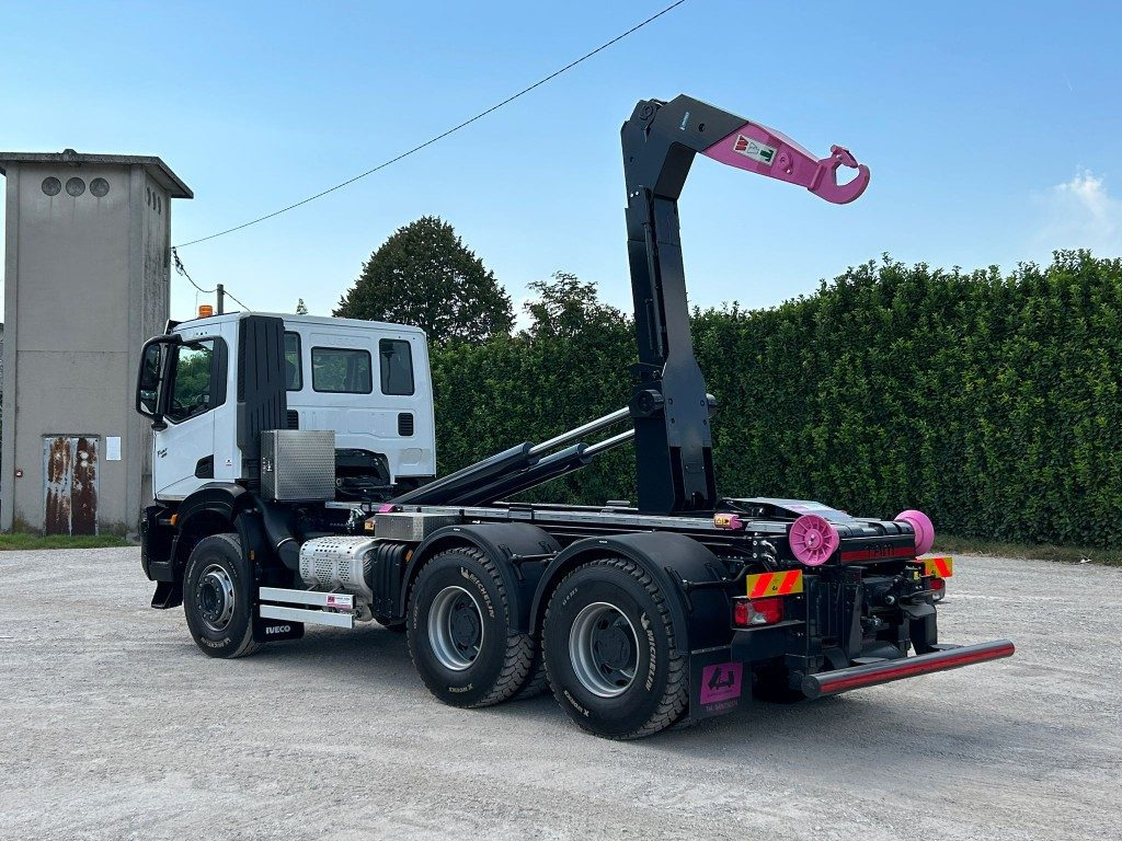 IVECO TRAKKER T-WAY AD380T NUOVO SCARRABILE - Camion ampliroll: photos 3 IVECO TRAKKER T-WAY AD380T NUOVO SCARRABILE - Camion ampliroll: photos 3