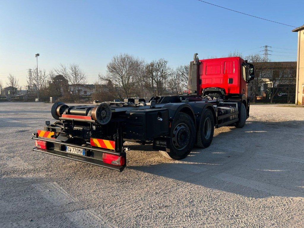 IVECO X-WAY AD260 NUOVO TARGATO SCARRABILE - Camion ampliroll: photos 4 IVECO X-WAY AD260 NUOVO TARGATO SCARRABILE - Camion ampliroll: photos 4