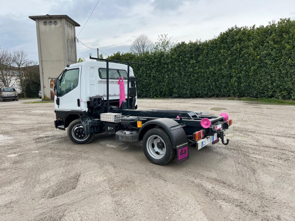 MITSUBISHI CANTER 3.0 SCARRABILE - Camion ampliroll: photos 4 MITSUBISHI CANTER 3.0 SCARRABILE - Camion ampliroll: photos 4