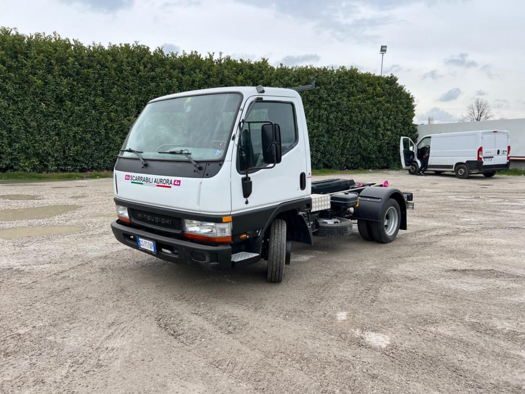MITSUBISHI CANTER 3.0 SCARRABILE - Camion ampliroll: photos 1 MITSUBISHI CANTER 3.0 SCARRABILE - Camion ampliroll: photos 1
