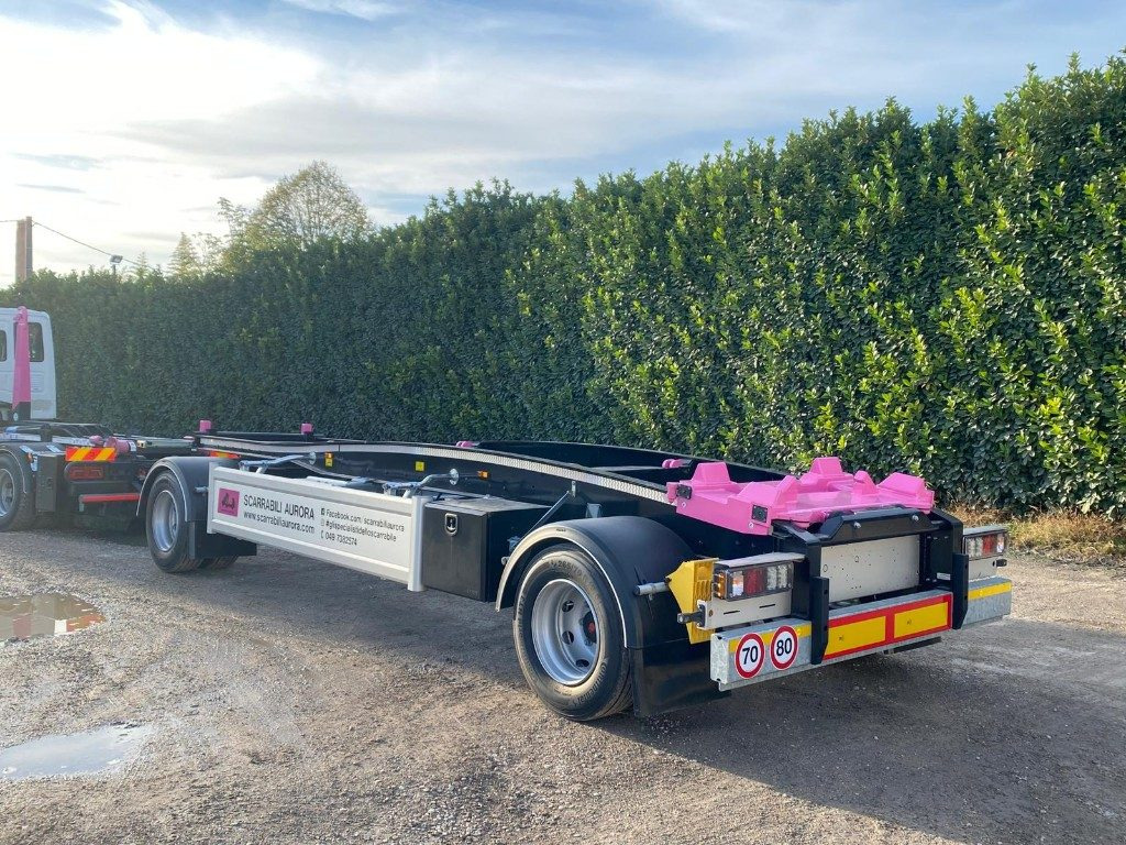 RIMORCHIO SCARRABILE IT RUNNER 20HN - Remorque ampliroll/ Multibenne: photos 2 RIMORCHIO SCARRABILE IT RUNNER 20HN - Remorque ampliroll/ Multibenne: photos 2
