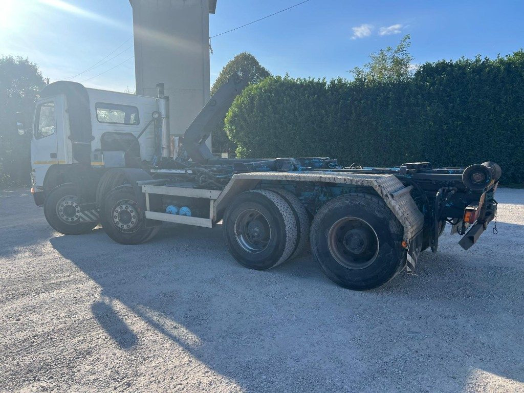 VOLVO FM12 SCARRABILE - Camion ampliroll: photos 2 VOLVO FM12 SCARRABILE - Camion ampliroll: photos 2