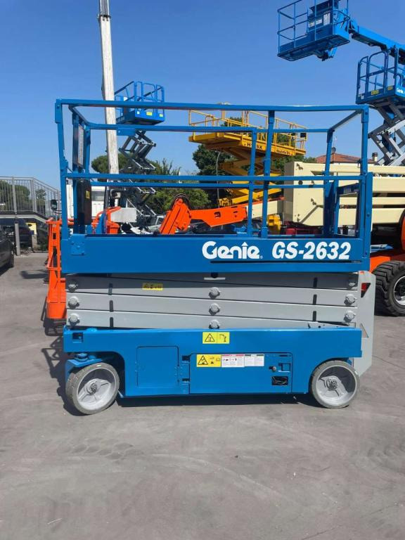 Genie GS-2632 - Nacelle ciseaux: photos 1 Genie GS-2632 - Nacelle ciseaux: photos 1