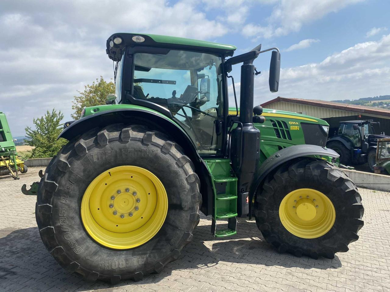 John Deere 6195R - Tracteur agricole: photos 4 John Deere 6195R - Tracteur agricole: photos 4