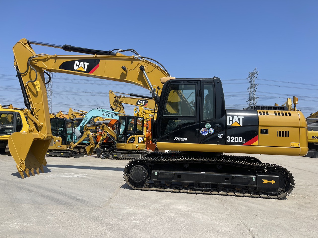CATERPILLAR CAT 320D - Pelle sur chenille: photos 2 CATERPILLAR CAT 320D - Pelle sur chenille: photos 2