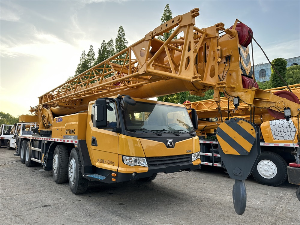 XCMG qy70kc xct75 qy75kc 70ton 75 ton 80 ton 85 ton 90 ton 100 ton 110 ton 130 ton truck crane - Grue mobile: photos 2 XCMG qy70kc xct75 qy75kc 70ton 75 ton 80 ton 85 ton 90 ton 100 ton 110 ton 130 ton truck crane - Grue mobile: photos 2