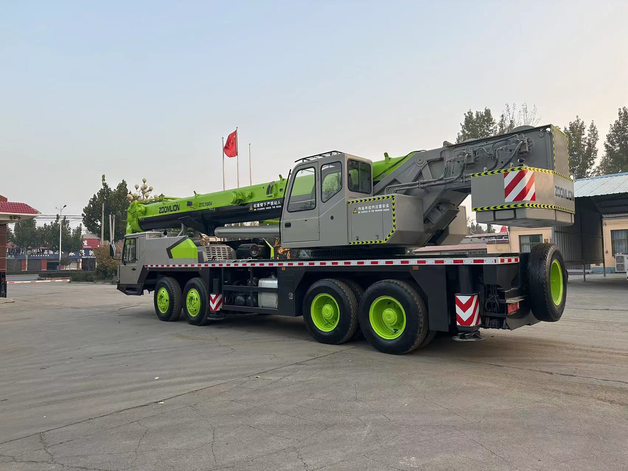 ZOOMLION QY70V ZTC700V 70 ton 50 ton 60 ton 80 ton 90 ton 100 ton truck crane - Grue mobile: photos 2 ZOOMLION QY70V ZTC700V 70 ton 50 ton 60 ton 80 ton 90 ton 100 ton truck crane - Grue mobile: photos 2