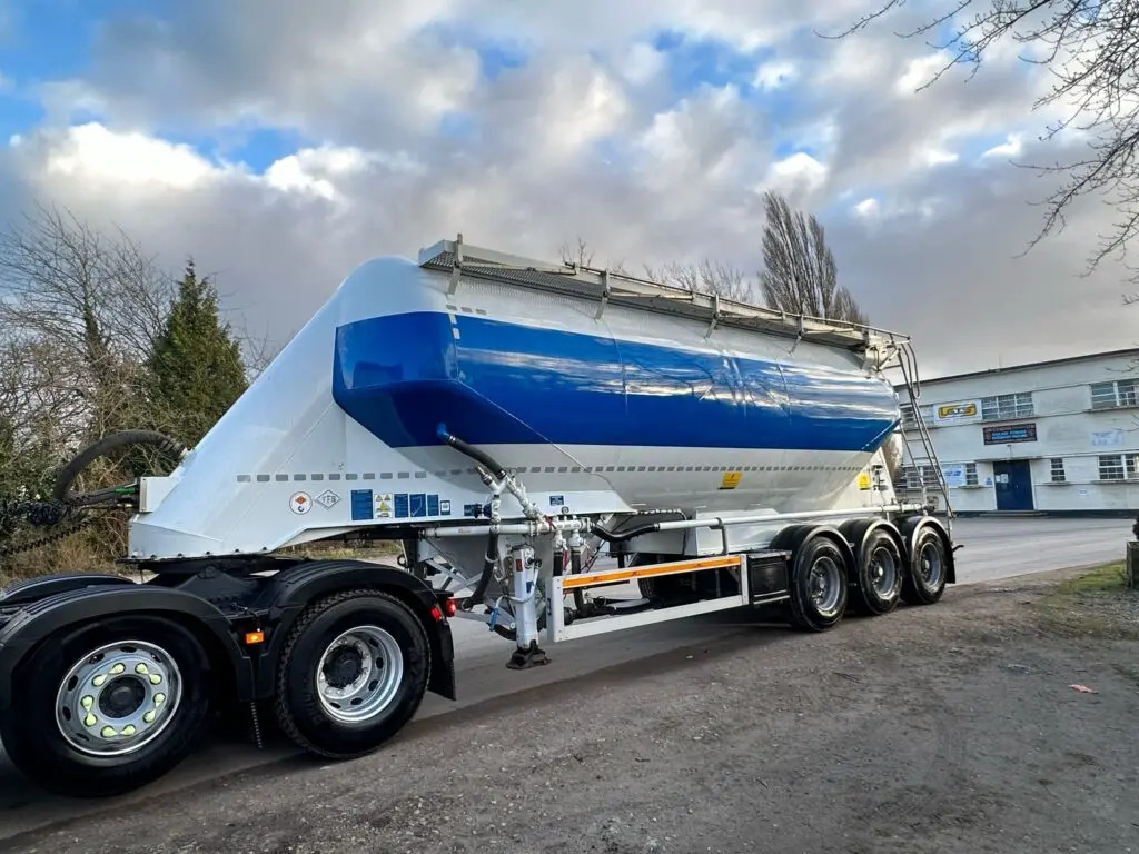 Feldbinder Powder Tanker - Citerne pulvérulente: photos 2 Feldbinder Powder Tanker - Citerne pulvérulente: photos 2