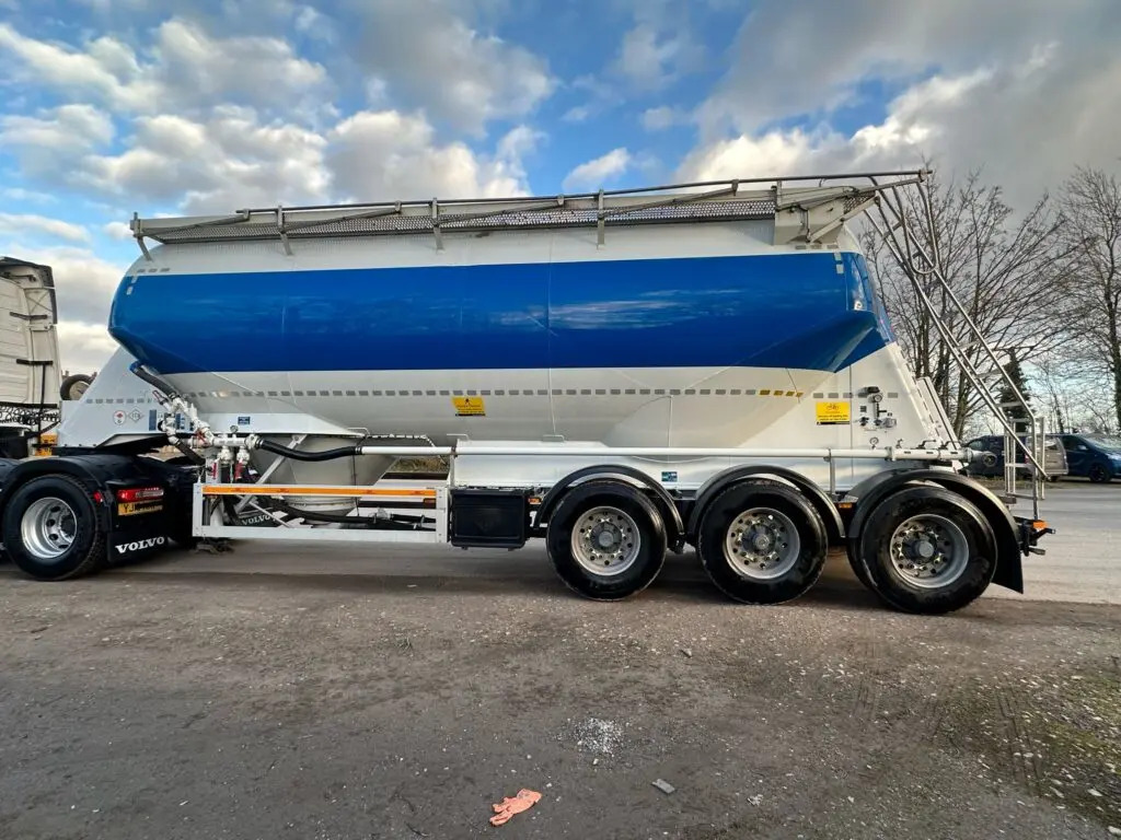 Feldbinder Powder Tanker - Citerne pulvérulente: photos 3 Feldbinder Powder Tanker - Citerne pulvérulente: photos 3