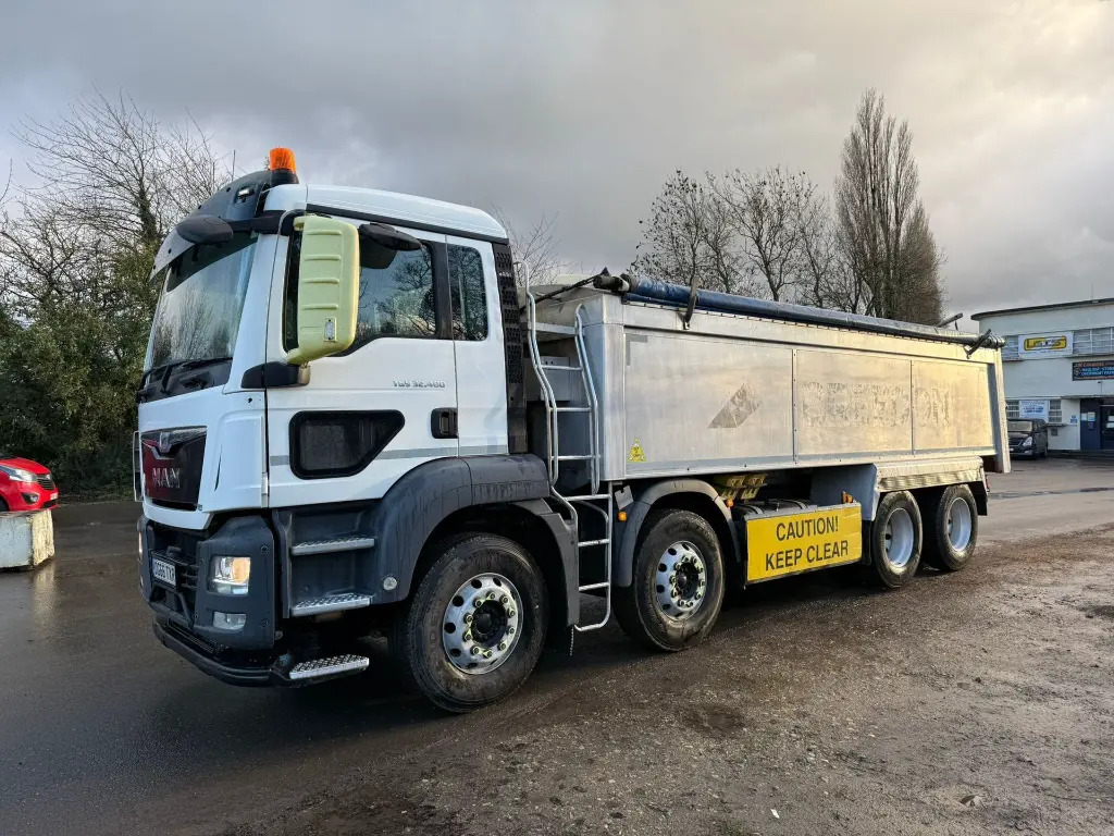 MAN TGS 32.400 Tipper 8x4 - RHD - Camion benne: photos 2 MAN TGS 32.400 Tipper 8x4 - RHD - Camion benne: photos 2