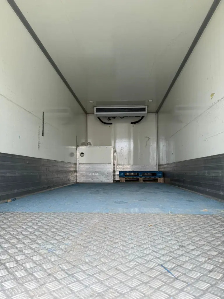 Camion frigorifique Renault D16 High - Fridgebox: photos 10