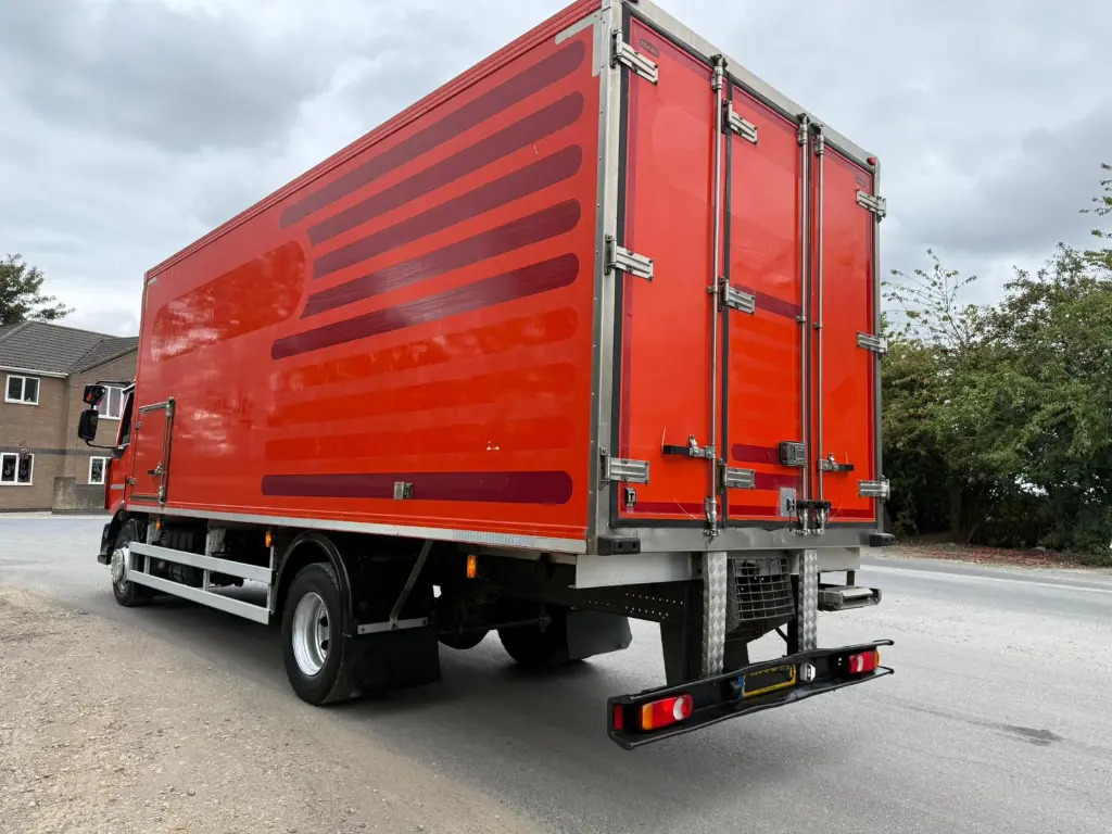 Camion frigorifique Renault D16 High - Fridgebox: photos 7