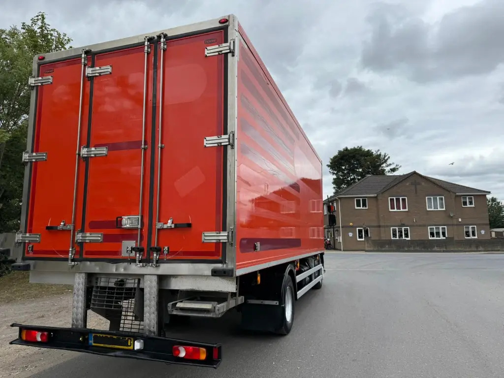 Camion frigorifique Renault D16 High - Fridgebox: photos 8