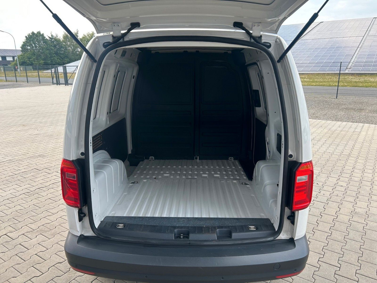 Volkswagen Caddy Kasten | Klima, Navi - Transport de personnes: photos 4 Volkswagen Caddy Kasten | Klima, Navi - Transport de personnes: photos 4