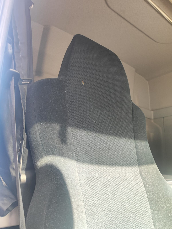 Camion porte-voitures pour transport de équipements lourds MAN TGL: photos 30