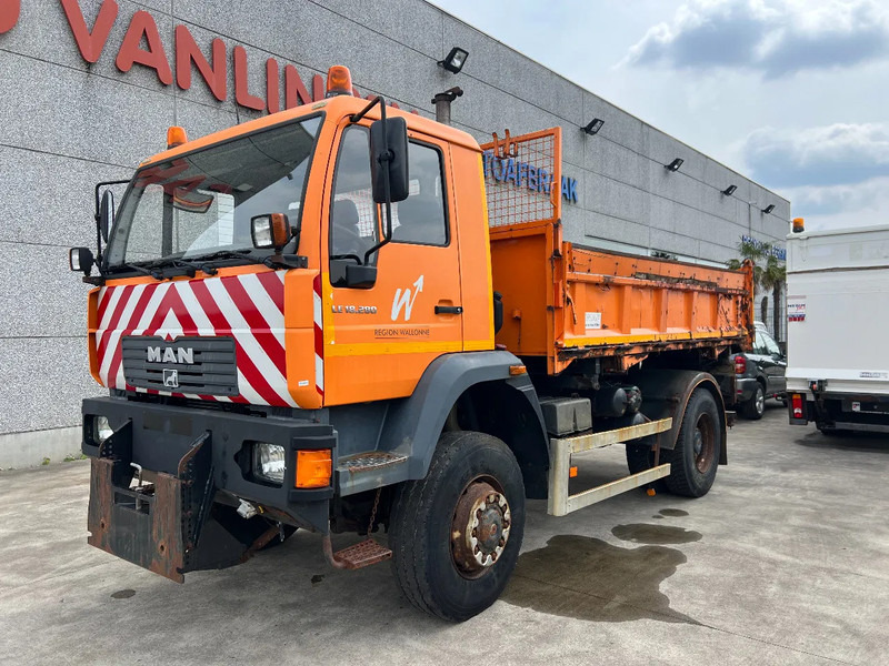 MAN LE 18.280 4x4 - Camion benne: photos 1 MAN LE 18.280 4x4 - Camion benne: photos 1
