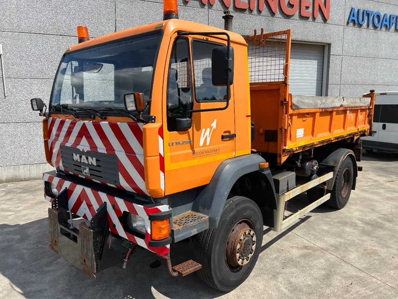 MAN LE 18.280 4x4 - Camion benne: photos 2 MAN LE 18.280 4x4 - Camion benne: photos 2