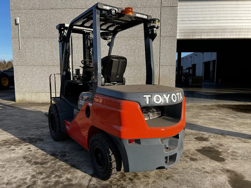 Toyota 52-8FDJF35 TONERO 35 (NEW) (7x in Stock) - Chariot élévateur diesel: photos 3 Toyota 52-8FDJF35 TONERO 35 (NEW) (7x in Stock) - Chariot élévateur diesel: photos 3