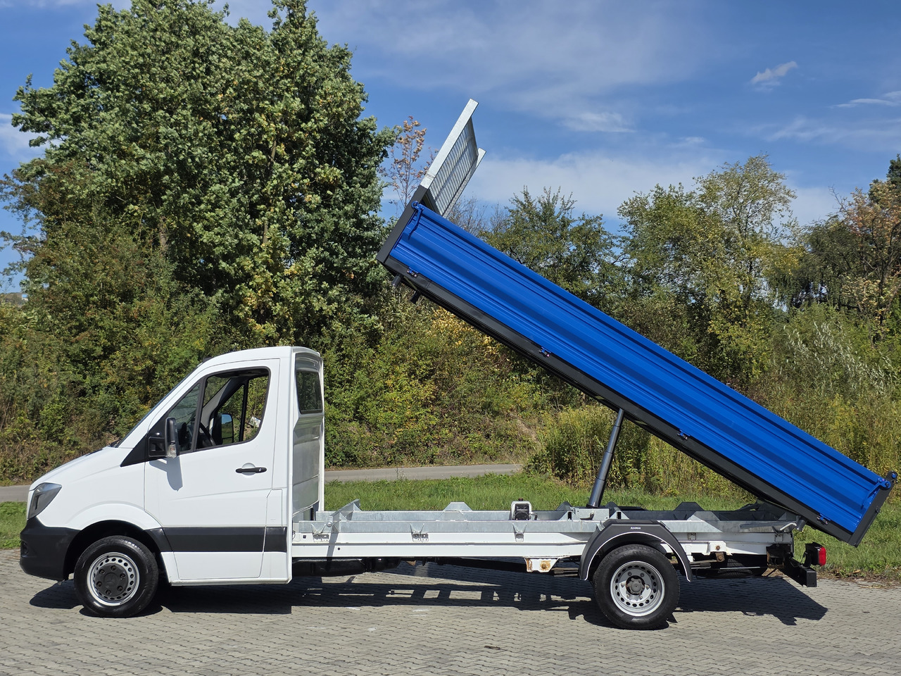MERCEDES-BENZ Sprinter 419 CDI Wywrotka 4.50 M ! Kiper 3-Stronny ! Klima ! 3.0 CDI * 190 Km ! - Véhicule utilitaire benne: photos 4 MERCEDES-BENZ Sprinter 419 CDI Wywrotka 4.50 M ! Kiper 3-Stronny ! Klima ! 3.0 CDI * 190 Km ! - Véhicule utilitaire benne: photos 4