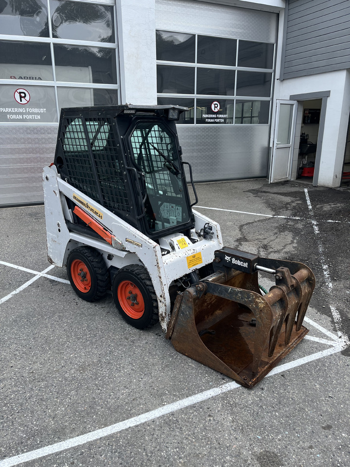 BOBCAT S70 - Chargeuse compacte sur chenilles: photos 1 BOBCAT S70 - Chargeuse compacte sur chenilles: photos 1