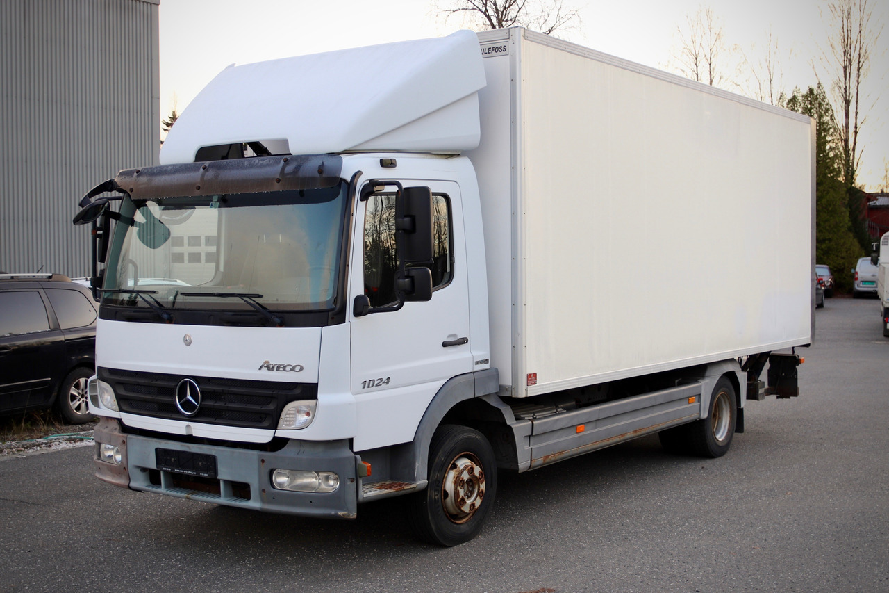 MERCEDES-BENZ Attego - Camion fourgon: photos 2 MERCEDES-BENZ Attego - Camion fourgon: photos 2