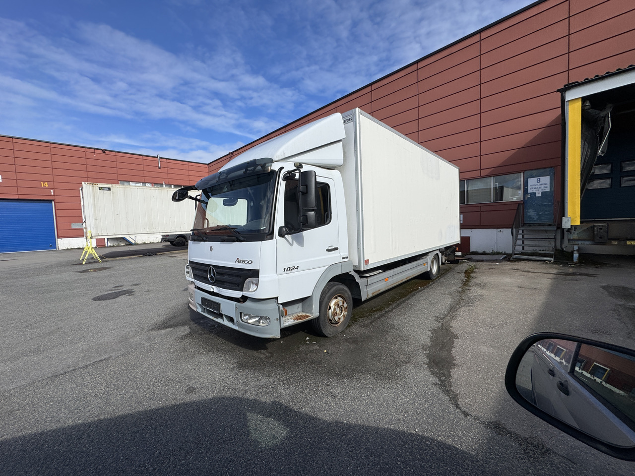 MERCEDES-BENZ Attego - Camion fourgon: photos 3 MERCEDES-BENZ Attego - Camion fourgon: photos 3