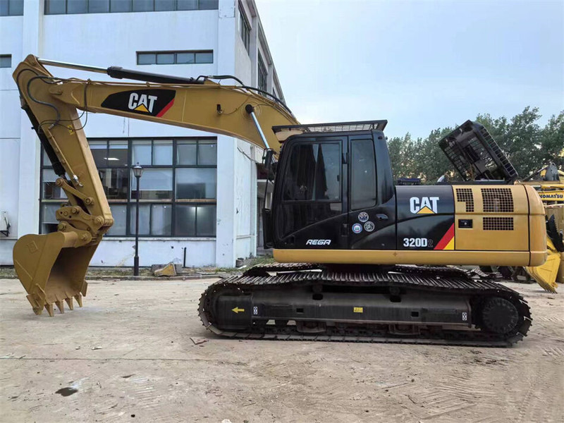 Caterpillar 320D2 - Pelle sur chenille: photos 1 Caterpillar 320D2 - Pelle sur chenille: photos 1