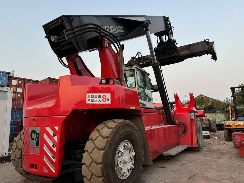 Kalmar DRU450 - Reach stacker: photos 1 Kalmar DRU450 - Reach stacker: photos 1