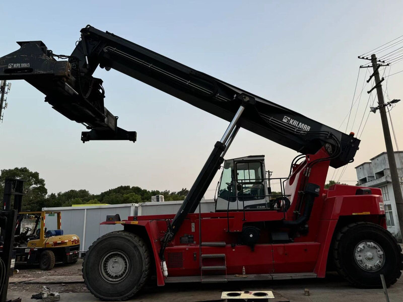 Kalmar DRU450 - Reach stacker: photos 2 Kalmar DRU450 - Reach stacker: photos 2