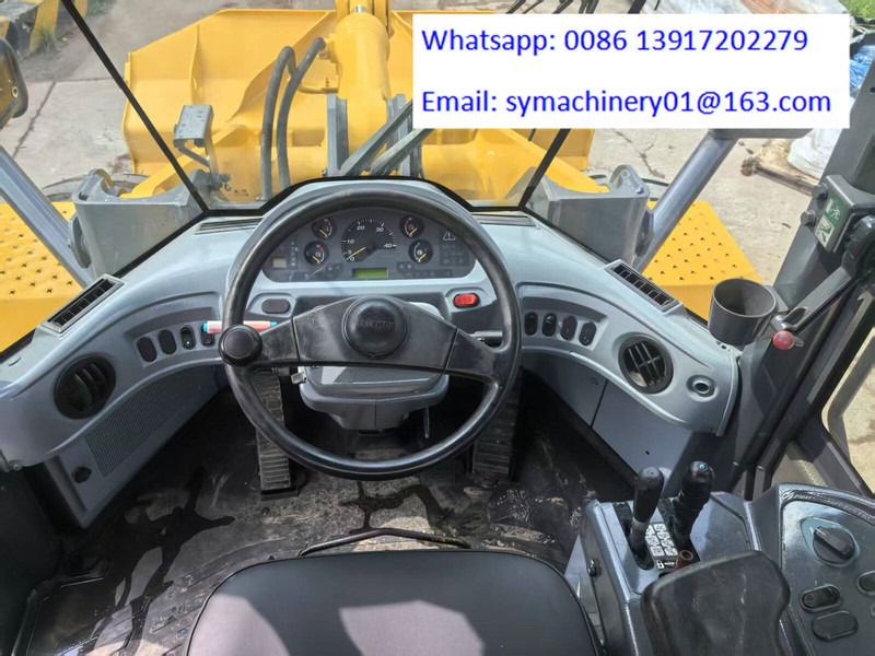 Komatsu WA380-6 - Chargeuse sur pneus: photos 4 Komatsu WA380-6 - Chargeuse sur pneus: photos 4