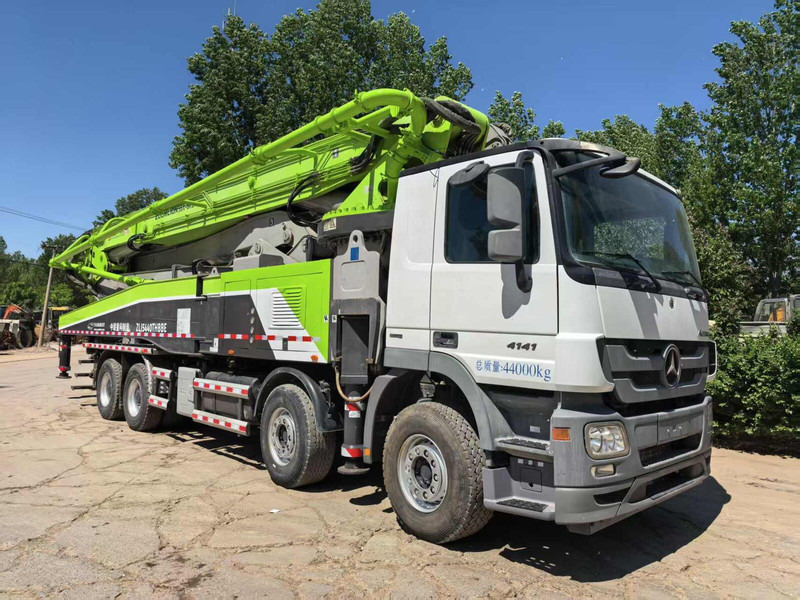 Mercedes-Benz Actros - Pompe à béton stationnaire: photos 1 Mercedes-Benz Actros - Pompe à béton stationnaire: photos 1