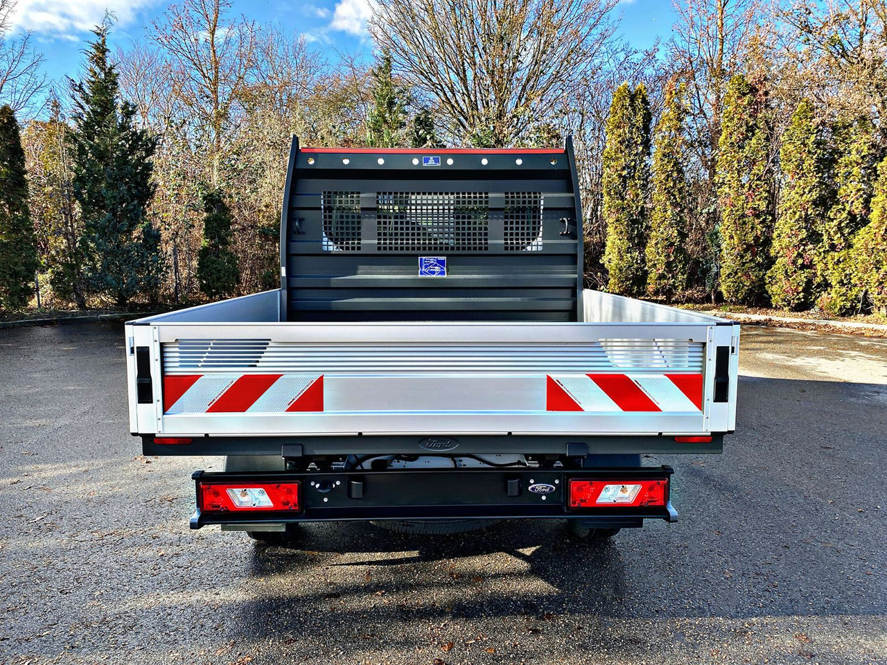 Ford Pritsche 350L2 DoKa|Trend|Garantie bis 08.27|19% - Fourgon plateau, Utilitaire double cabine: photos 4 Ford Pritsche 350L2 DoKa|Trend|Garantie bis 08.27|19% - Fourgon plateau, Utilitaire double cabine: photos 4