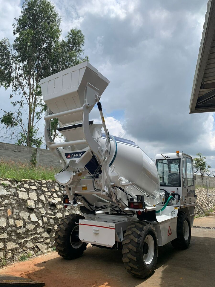 New AJAX ARGO 4000 concrete mixer truck - Camion malaxeur: photos 4 New AJAX ARGO 4000 concrete mixer truck - Camion malaxeur: photos 4