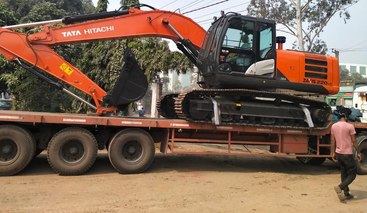 New Hitachi ZX220 LC tracked excavator - Pelle sur chenille: photos 4 New Hitachi ZX220 LC tracked excavator - Pelle sur chenille: photos 4