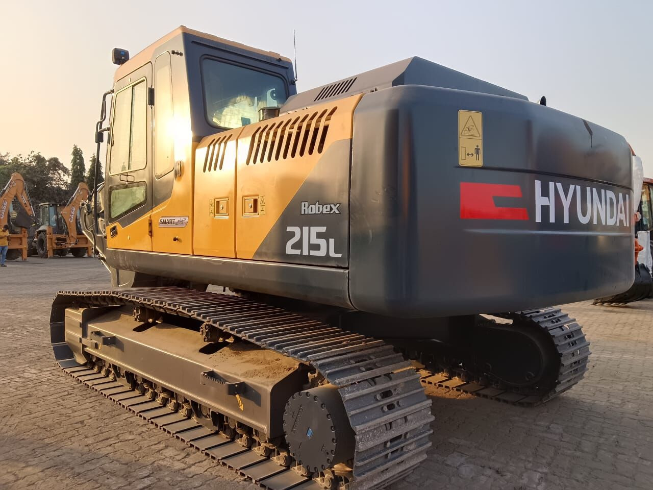 New Hyundai R215L tracked excavator - Pelle sur chenille: photos 4 New Hyundai R215L tracked excavator - Pelle sur chenille: photos 4