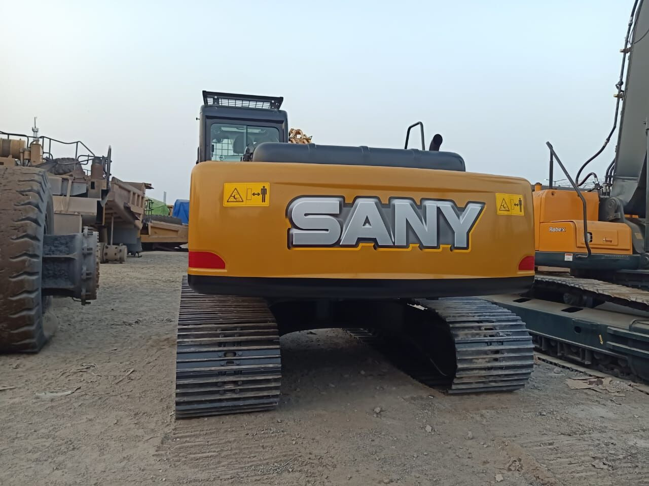 New Sany SY 215 MITSUBISHI ENGINE tracked excavator - Pelle sur chenille: photos 2 New Sany SY 215 MITSUBISHI ENGINE tracked excavator - Pelle sur chenille: photos 2