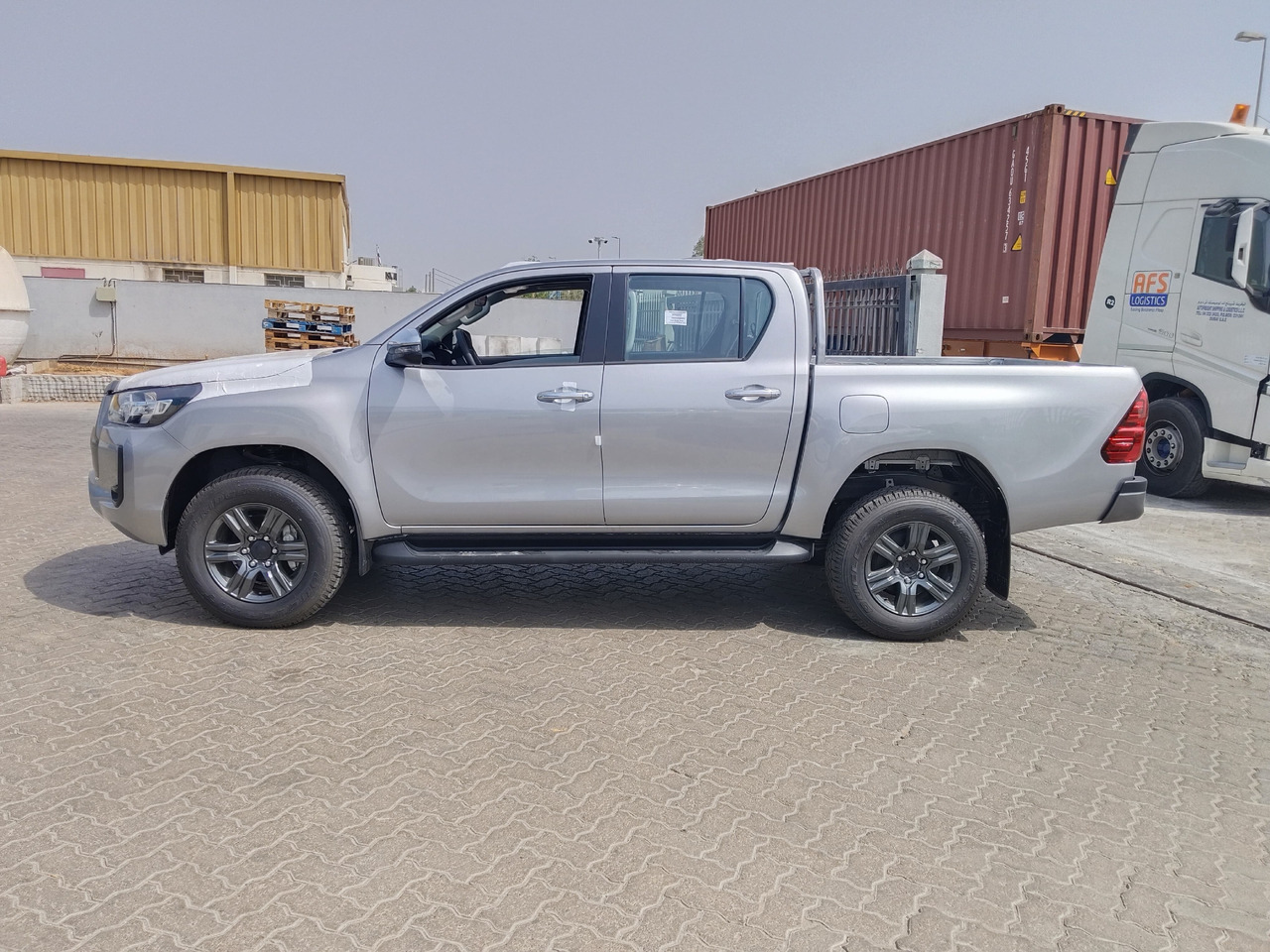 Toyota Hilux - Pick-up, Utilitaire double cabine: photos 1 Toyota Hilux - Pick-up, Utilitaire double cabine: photos 1