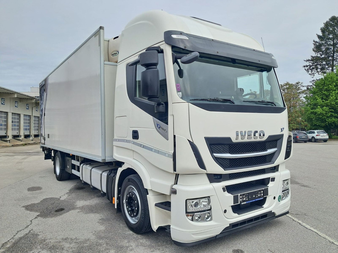 Iveco Stralis 460 Kühlkoffer | LBW | Klima | Retar - Camion frigorifique: photos 2 Iveco Stralis 460 Kühlkoffer | LBW | Klima | Retar - Camion frigorifique: photos 2