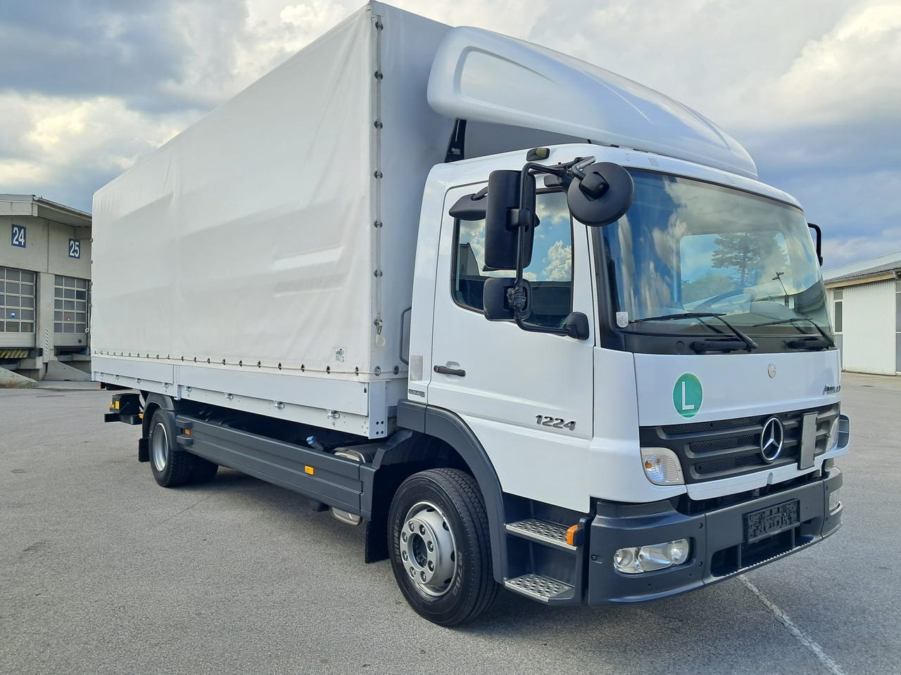 MERCEDES-BENZ ATEGO 12 24 Plane LBW | Klima | Schaltgetriebe - Camion à rideaux coulissants: photos 2 MERCEDES-BENZ ATEGO 12 24 Plane LBW | Klima | Schaltgetriebe - Camion à rideaux coulissants: photos 2