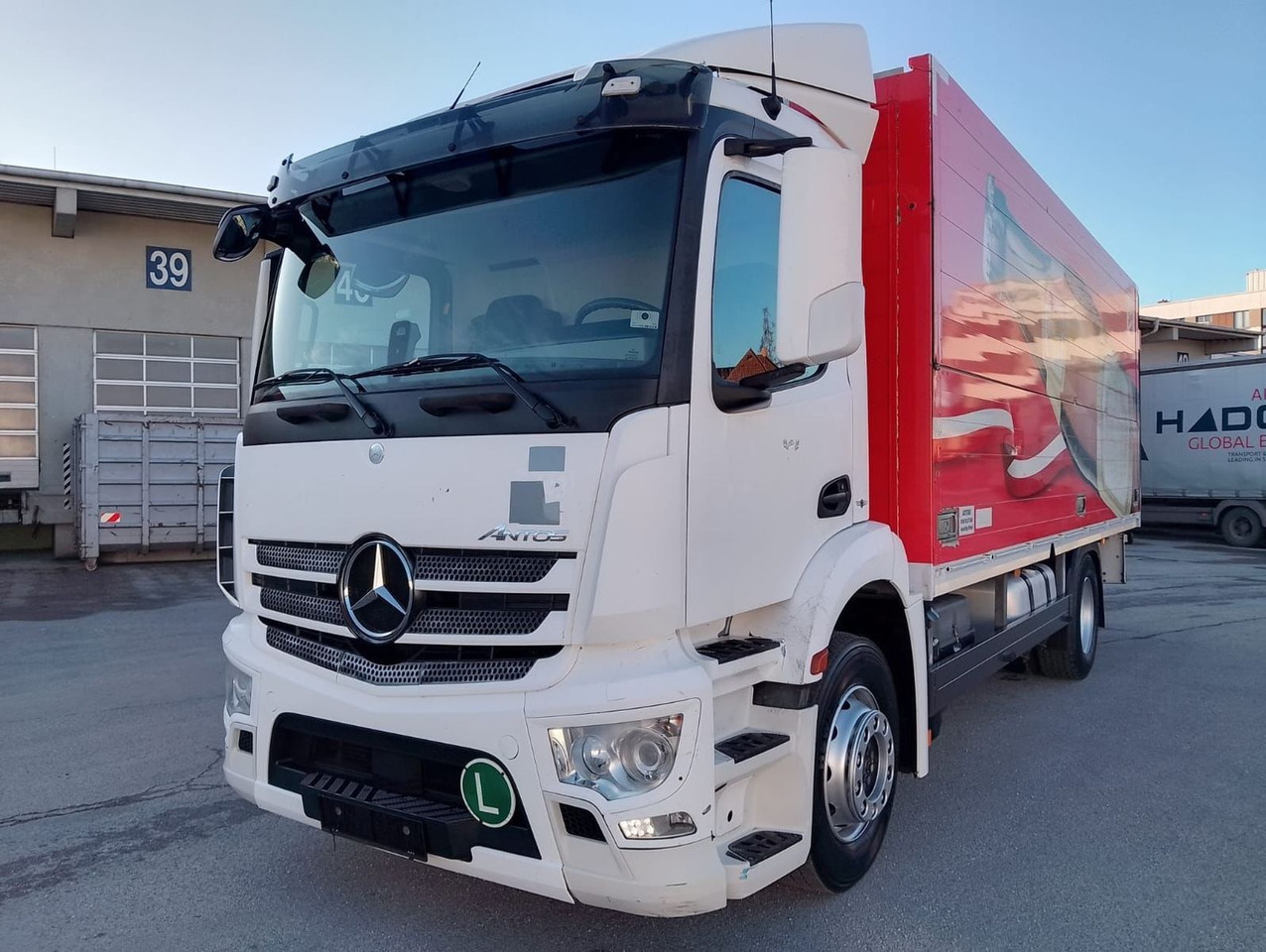 Mercedes-Benz ANTOS 18 30| Getränkew.| Klima| Luftgef| EZ 2014 - Camion pour le transport de boissons: photos 1 Mercedes-Benz ANTOS 18 30| Getränkew.| Klima| Luftgef| EZ 2014 - Camion pour le transport de boissons: photos 1