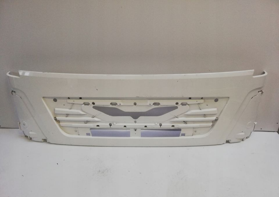 ATRAPA MASKA MAN TGL E6 ORYGINAL 81.611106104 - Capot pour Camion: photos 1 ATRAPA MASKA MAN TGL E6 ORYGINAL 81.611106104 - Capot pour Camion: photos 1