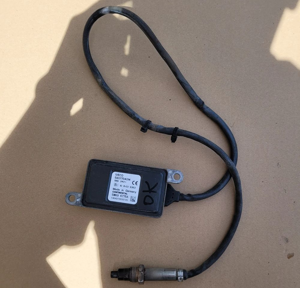 CZUJNIK NOX IVECO EUROCARGO E6 5801754014 - Capteur pour Camion: photos 1 CZUJNIK NOX IVECO EUROCARGO E6 5801754014 - Capteur pour Camion: photos 1
